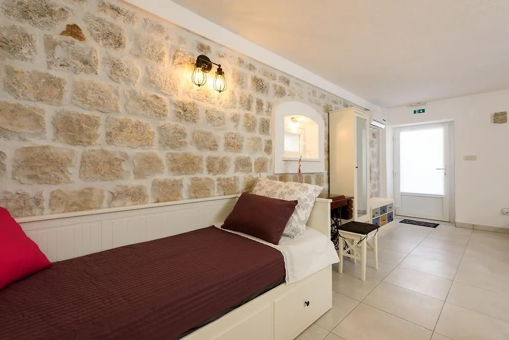 Studio Tironi 2 -Sonja Apartment Trogir 0*,