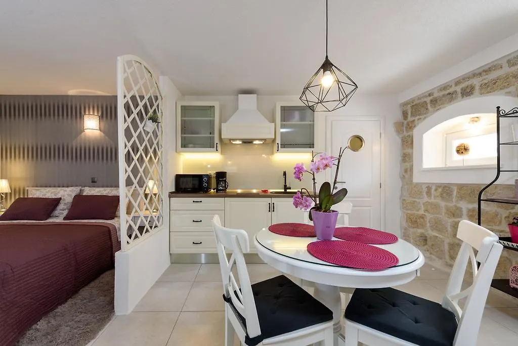 Studio Tironi 2 -Sonja Apartment Trogir